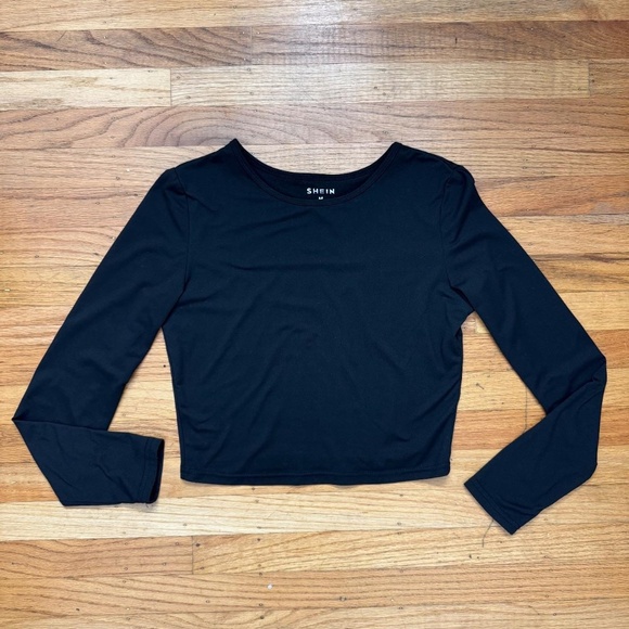 Shein black long sleeve crop top - Picture 1 of 1